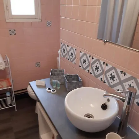 Maisonnette 1chambre A 5mn Plage Διαμέρισμα